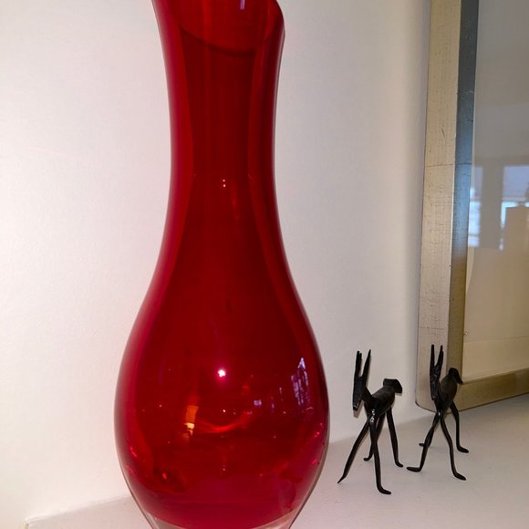40020 LSA International Handcrafted Hand Blown In Poland Red Art Glass Vase 12" - Picture 2 of 3